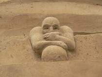 Ein gelangweilter Fu�baller. Sandsation 2006