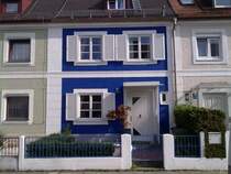 Knallige Bemalung...

Man denkt eher man w�re irgendwo an der Nordsee...
Und das mitten in M�nchen...