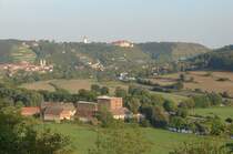 Freyburg (Unstrut) - Blick auf die Neuenburg - vorn die M�hle im OT  Zeddenbach - Foto vom 19.09.2009