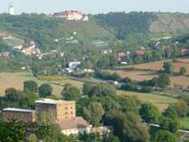 Freyburg (Unstrut) - Blick auf die Neuenburg - vorn die M�hle im OT  Zeddenbach - Foto vom 19.09.2009
