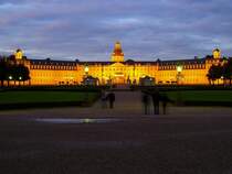 Das Karlsruher Schloss bei Nacht. Aufgenommen am 18.10.2009