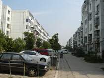 Wohnen in Peking. VW ist �brigens eine sehr h�ufig anzutreffende Automarke. 2007