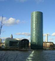 Der Westhafen-Tower z�hlt mit einer H�he von 110 m eher zu den kleineren Hochh�usern Frankfurts. 