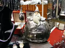 Eine Schaufensterauslage am s�dlichen Ende der K�nigsallee in D�sseldorf, 6. November 2009.