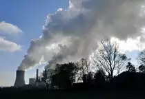 Braunkohlekraftwerk Niederau�em (RWE) unter Dampf - 08.11.2009