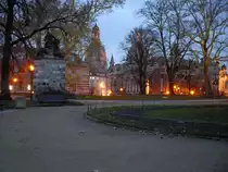 25.11.09 Blick zur Frauenkirche vom Terrassenufer 