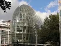 K�ln, Kaufhaus  Peek&Kloppenburg ,2005 er�ffnet,
14400 Quadratmeter, 5 Etagen, 6800 Einzelteile bilden die Glasfassade,
vom Stararchitekt Renzo Piano,
Okt.2004