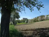 Schlo� Heiligenberg im gleichnamigen Ort,
von dort oben hat man einen herrlichen Blick auf Bodensee und Alpen,
April 2007