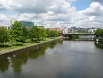 Saarbr�cken,
Blick auf die Saar mit hist.Kran