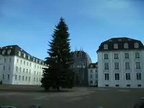 Auf diesem Foto ist das Saarbr�cker-Stengel Schlo� zu sehen. Die Aufnahme habe ich kurz vor Weihnachten 2009 angefertigt, was an dem Weihnachtsbaum zu erkennen ist.