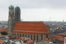 Blick vom  Alten Peter  direkt auf die Frauenkirche und in Richtung Olympiapark (12.09.09)
