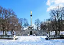 Friensengel, Nachbildung der Nike des Paionios (01/2010) M�nchen-Bogenhausen