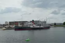 Schildkr�te besucht Dampfer;)
Hafen und Ville de Dunquerke; August 08.