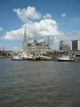 Das Wetter hat mitgemacht und die Luft war noch ertr�glich, denn der Fluss d�rfte das Gegenteil beweisen. Und gl�cklicherweise hatte die Bootsfahrt auf der Flandria 18 auch seine positive Seiten, im Gegenteil zu Dunquerke.
-Antwerpen/ August 08-.