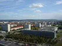 Dresden, Blick vom Rathausturm zum Fernsehturm,
links davon das Nobelviertel  Wei�er Hirsch ,
rechts davon der Borsberg,
Okt.2009