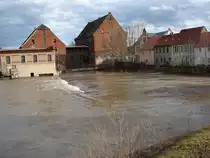 Laucha an der Unstrut - das Wehr mit Hochwasser - 28.02.2010