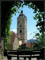 Krems/Stein an der Donau: Der Blick geht nach S�den vorbei am Turm der Frauenbergkirche zum entfernt auf der H�he liegenden Stift G�ttweig (Juni 2009).