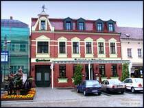 In der Nachbarschaft des Rathauses von J�terbog steht dieses Backsteinhaus, das im Untergeschoss eine Gastst�tte beherbergt.