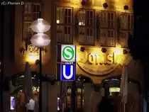 Hier ebenfalls am Marien Platz geht es im Hintergrund  zur alten Hauptwache  und davor einer von vielen Hinweisen zur S- und U-Bahn. 28.03.2010