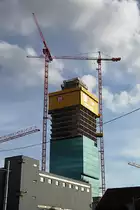 Z�rich, Primetower (2/3), mit momentan 105.5 m ab sofort das h�chste Geb�ude der Schweiz. Aufnahmestandort Pfingstweidstrasse, 05. April 2010, 18:08
