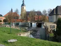 Laucha an der Unstrut - Blick von der Ladestra�e auf die abgerissene Kegelbahn An der Appel - 19.04.2010 
