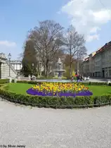 Der Fr�hling h�lt am 19.4.2010 auch in Winterthur Einzug, und der Springbrunnen, sowie die Blumen vor dem Stadthaus sind aus dem Winterschlaf erwacht.