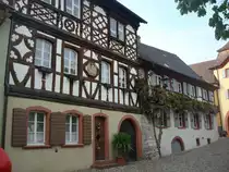 Burkheim am Kaiserstuhl,
sch�nes Fachwerk in der Hauptstra�e,
Mai 2010