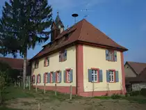 Eichstetten am Kaiserstuhl,
ehemaliges Schulhaus 1765 erbaut, seit 1990 das Dorfmuseum,
der Ort wurde 737 erstmals urkundlich erw�hnt,
April 2010