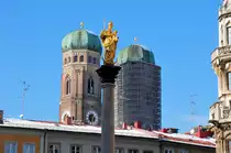 Ein wohl bekanntes Motiv: Mariens�ule und Liebfrauendom (M�nchen/Jan10)