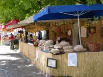 Stadtfest Gubin,  775 Stadtrecht Guben/Gubin , einer von vielen H�ndlerst�nden an der Westerplatte,  04.06.10
