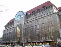 Berlin, Kaufhaus des Westens (KaDeWe) am Wittenbergplatz, Deutschlands bekanntestes Warenhaus, 27.3.1907 er�ffnet, 1943 zerst�rt, nach Wiederherstallung am 3.7.1950 erneut eingeweiht, Blick von der Tauentzienstra�e (17.03.2007)