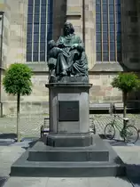 Dinkelsb�hl in Mittelfranken,
Denkmal f�r Christoph von Schmid,
Sohn der Stadt, Priester und Schriftsteller,
Juni 2010 