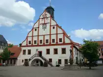 Grimma in Sachsen,
das Rathaus wurde um 1440 gebaut,
der Renaissancegiebel stammt von 1540,
wurde 1995-2000 umfassend restauriert,
Juni 2010