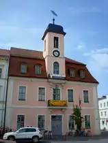 Wurzen in Sachsen,
das Rathaus im klassizistischen Stil wurde 1803 erbaut,
1993-95 aufwendig saniert,
Juni 2010