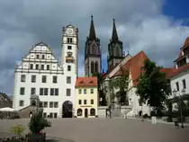 Oschatz, 16.000 Einwohnerstadt in Sachsen,
Marktplatz mit 1846-49 erbauten St.Aegidienkirche und 2x 75m hohen T�rmen,
das Rathaus mit sch�nem Renaissancegiebel wurde von Gottfried Semper 1842 nach einem Stadtbrand wieder aufgebaut,
Juni 2010