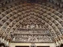 Amiens, Kathedrale Notre Dame. Tympanon des Hauptportals an der Westfassade mit J�ngstem Gericht sowie umrahmenden Archivolten. Hochgotisch, vor 1242 beendet, urspr�nglich polychrom. Aufnahme vom 14. Jan. 2006, 16:41