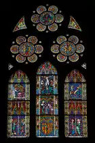 Freiburg im Breisgau, M�nster. Herausragende Glasmalerarbeit in einem Fenster des n�rdlichen Seitenschiffes. Aufnahme vom 06. Juli 2010, 16:42.