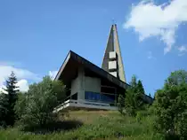 Feldberg im Schwarzwald,
hier steht Deutschlands h�chsgelegene Pfarrkirche auf 1250m, wurde 1965 eingeweiht, Architekt war Rainer Disse,
Juli 2010