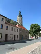 Laucha an der Unstrut - Untere Hauptstra�e - rechts das �lteste Haus der Stadt (von Lottchen Mundt) - jetzt der Jugendclub