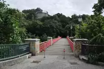 BERLIN, 01.09.2010, Blick auf den Humboldtsteig (Fu�g�nger�berquerung der Ringbahn zwischen den S-Bahnh�fen Gesundbrunnen und Humboldthain) im Ortsteil Wedding