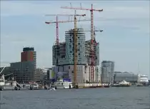 Sie nimmt weiter Gestalt an, die nicht unumstrittene Elbphilharmonie; Hamburg, 20.08.2010
