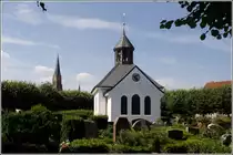 Den Mittelpunkt der Fischersiedlung Holm in Schleswig bildet der Friedhof mit seiner Kapelle. 07.08.2010