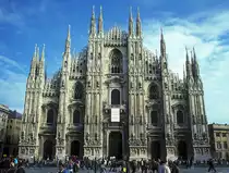 Milano, Mail�nder Dom (Duomo di Santa Maria Nascente), Westfassade mit gotischen, Renaissance- und klassizistischen Elementen. Bauzeit ging �ber Jahrhunderte: 1387 bis 1908. Aufnahme von Dez. 1993, HQ-Scan ab Dia.