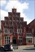 Das Wernersche Haus in Husum, Gro�stra�e 18, ist eine Kaufmannshaus mit Sufengiebel aus dem 16. Jahrhundert. 09.08.2010