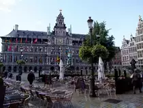 Das sp�tgotische Rathaus am Grote-Markt in Antwerpen;100830_