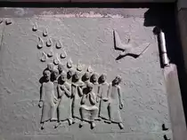 Eine Kirchent�r in Bochum-Ehrenfeld am 22. September 2010.