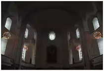 Blick ins innere der Dresdener Kreuzkirche. Beim Wiederaufbau in den f�nfziger Jahre wurde der fr�here Jugendstildekoration durch Rauhputz ersetzt. 03.08.2009 (Matthias)