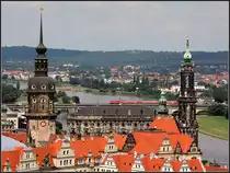 Blick vom Rathausturm auf das Schlo�, die Hofkirche und die Elbe. 07.08.2009 (Matthias)