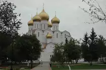 Die Mari�-Entschlafens-Kathedrale eine russisch-orthodoxe Kathedrale in Jaroslawl in Russland. Erbaut von 1215 bis 1219 im Zentrum der Stadt am Ufer der Wolga. 1937 abgerissen und erst 2004 begann an gleicher Stelle die originalgetreue Rekonstruktion, die w�hrend der Feierlichkeiten zum 1000j�hrigen Stadtjubil�um am 12. September 2010 mit der Weihe beendet wurde und am 14.09.2010 fotografiert.