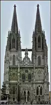 Der Regensburger Dom (auch: Kathedrale St. Peter) ist die bedeutendste Kirche der Stadt Regensburg und Kathedrale des Bistums Regensburg. Die Kirche ist ein Hauptwerk der gotischen Architektur in S�ddeutschland. Die 105 Meter hohen T�rme sind aus dieser Sicht �u�erst beeindruckend. 13.09.2010 (Jeanny)

